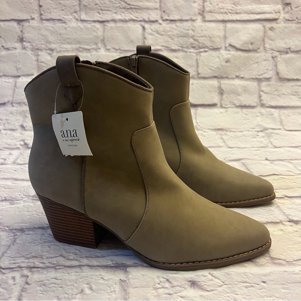 A.N.A. Delano Faux Suede Ankle Boots | size 11 | Light Taupe